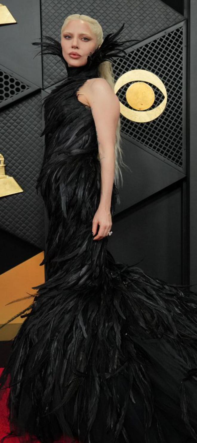 Lady Gaga da a luz a su primer hijo