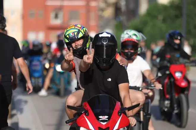 En imágenes | Alcañiz resuena con el ruido de las motos en un ambiente de gala