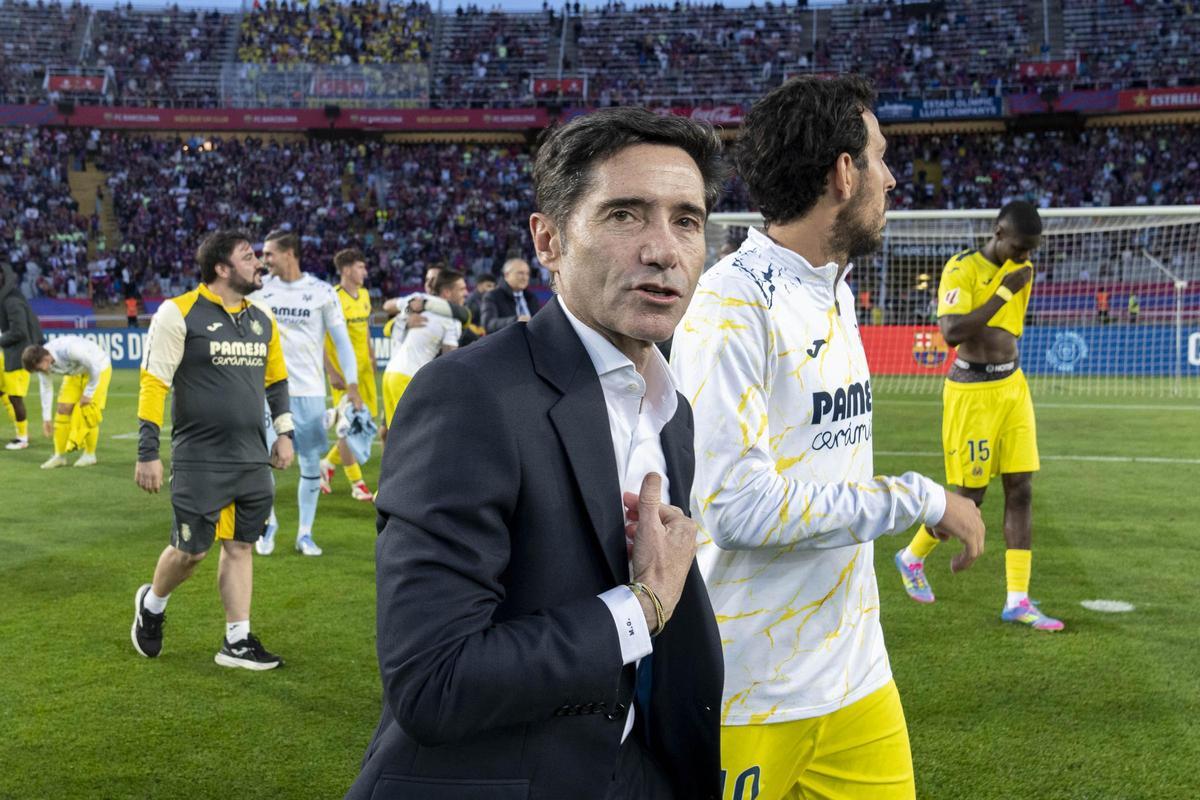 Dani Parejo (d) es la extensión de Marcelino (i) dentro del campo.