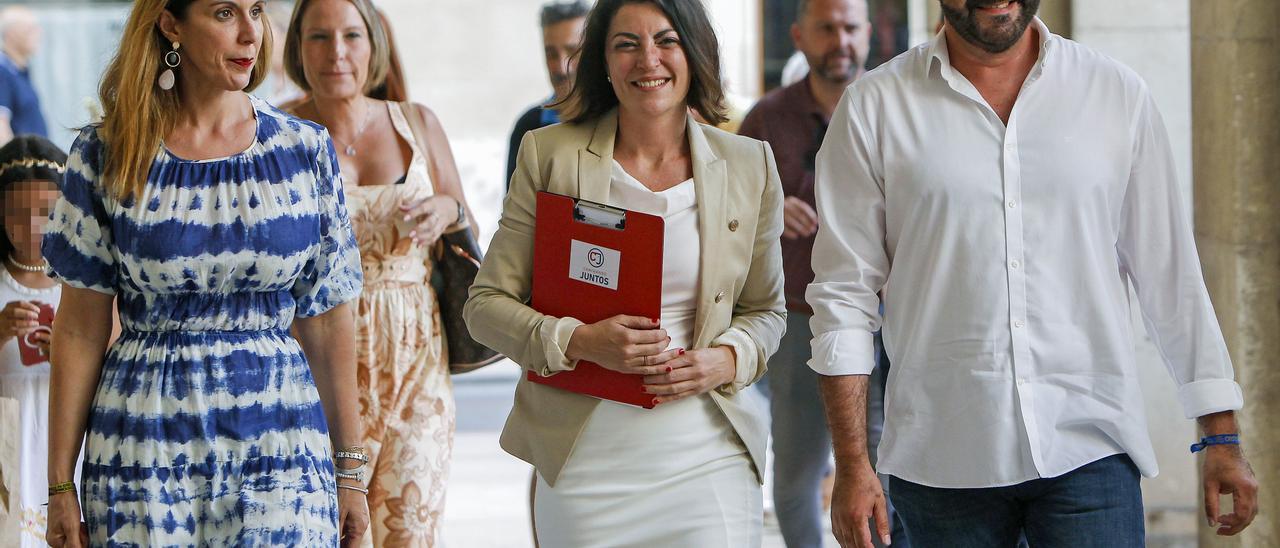 Macarena Olona lidera el nuevo partido Caminando Juntos.