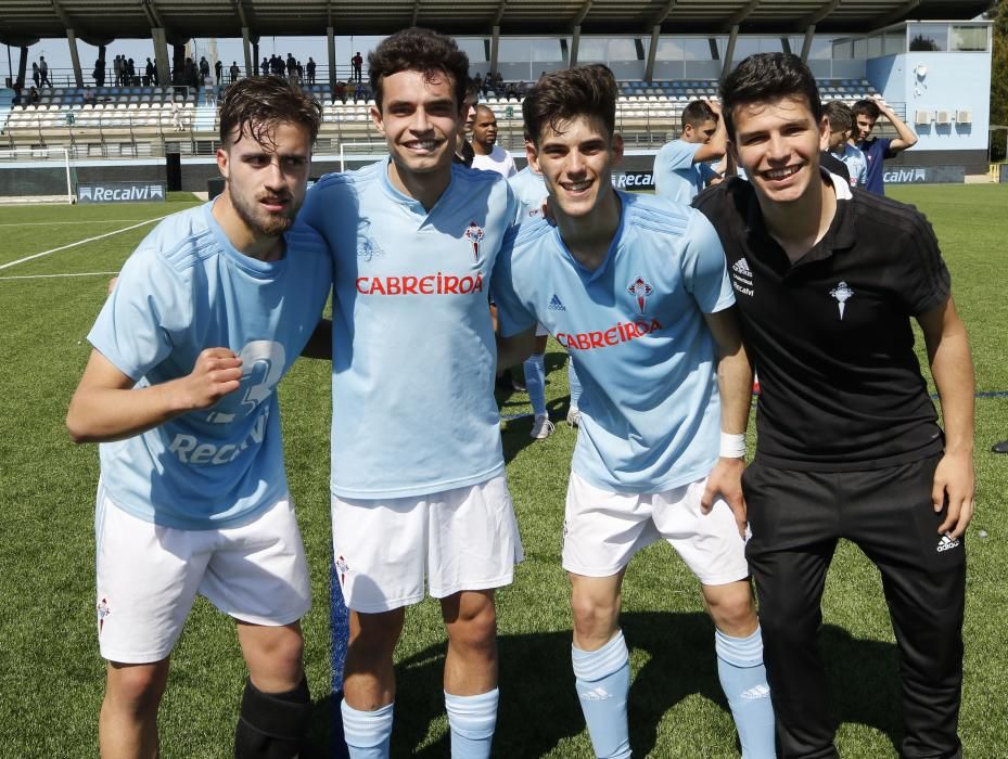 El equipo celeste se proclama campeón de liga tras golear al Pontevedra.