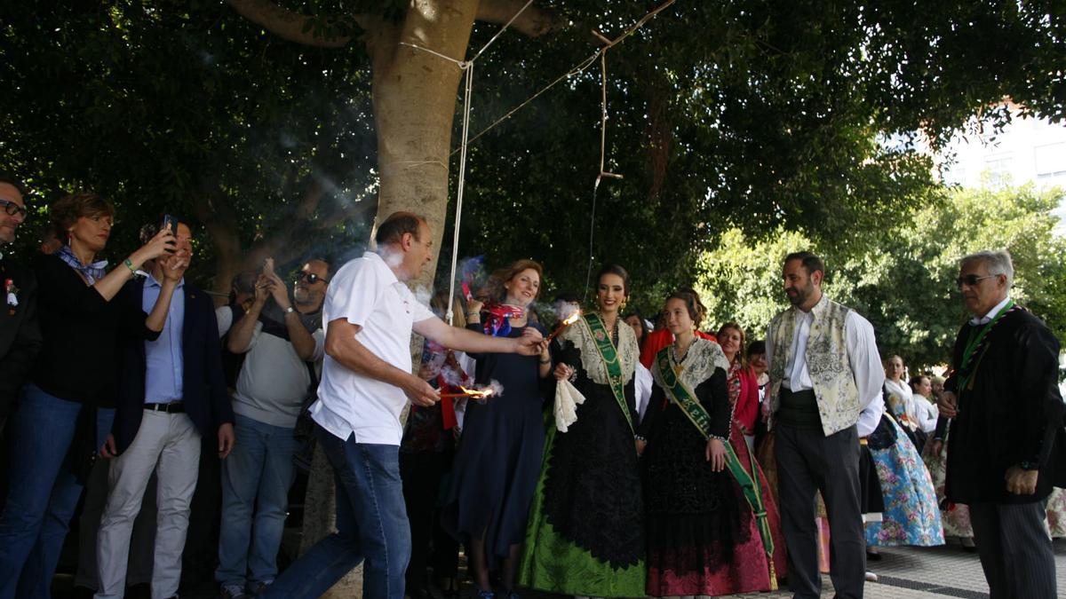 Momentos previos al inicio de la primera mascletà.
