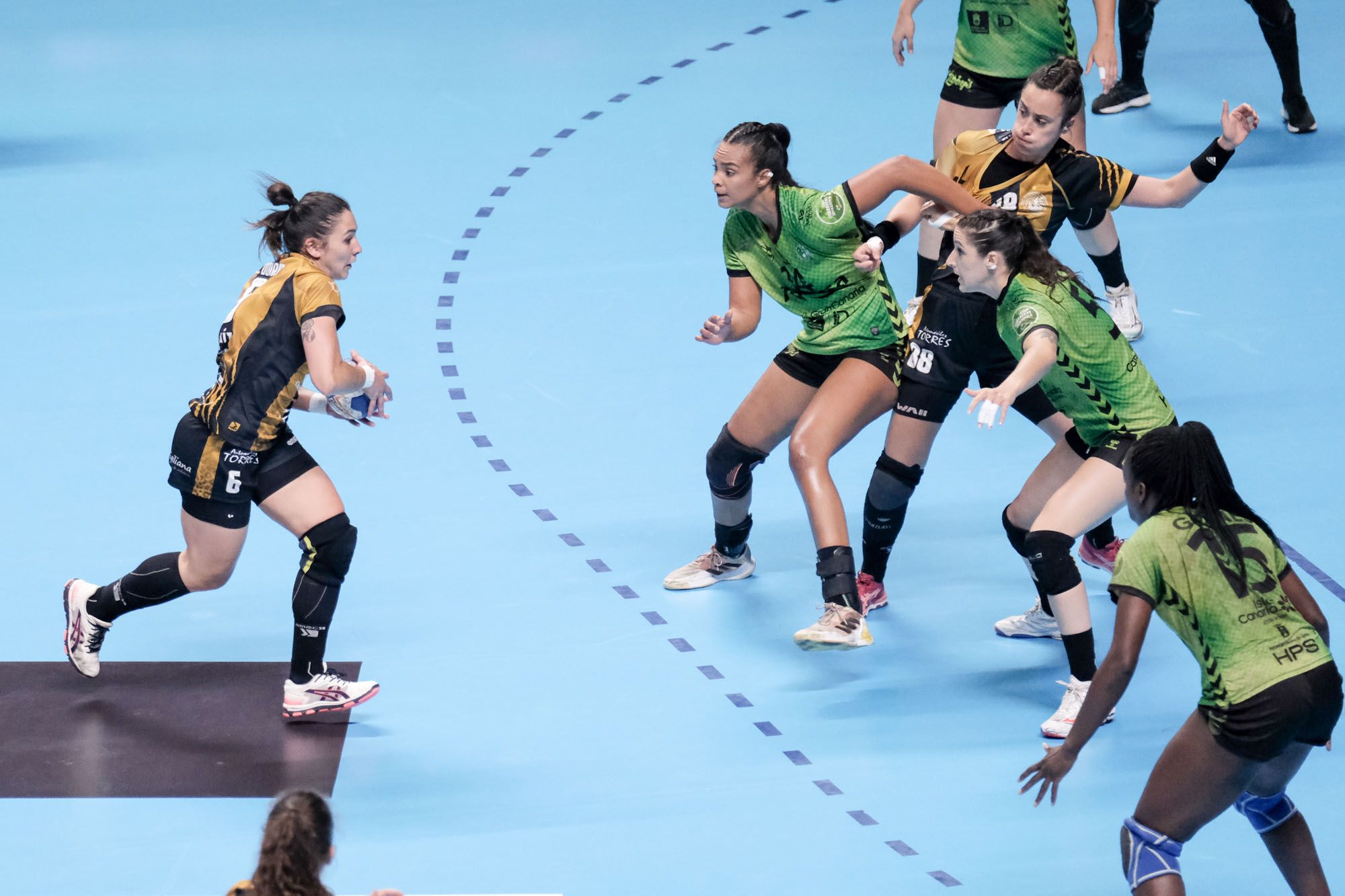 Las imágenes del BM Costa del Sol Málaga - Rocasa Gran Canaria de la final de la EHF European Cup