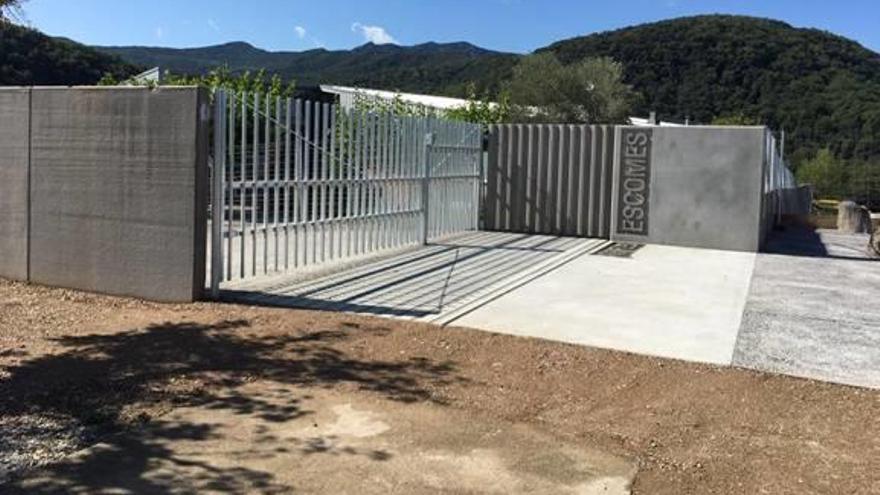 La nova entrada a l&#039;escola les Escomes a Sant Jaume.