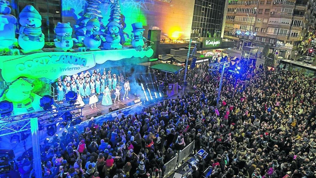 Cientos de niños acuden a la inauguración de Cortylandia, en 2019.