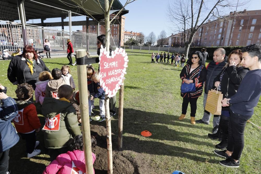 Homenaje a Thiago Guamán en el colegio Atalía