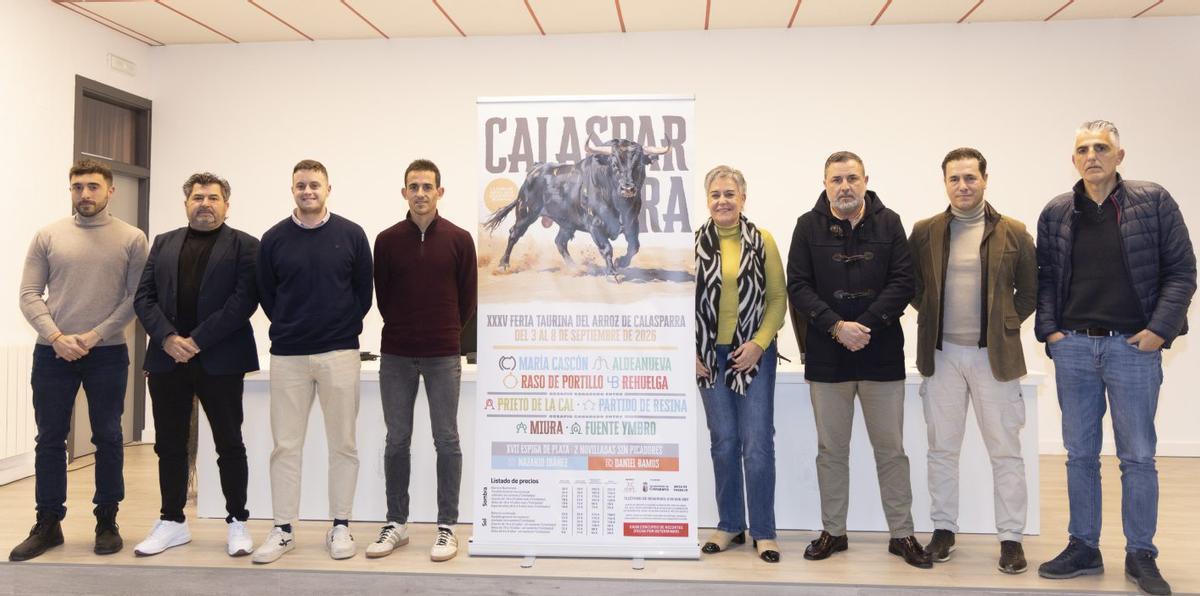 La mesa de trabajo del Ayuntamiento y Chipé Producciones para la XXXV Feria Taurina del Arroz de Calasparra.