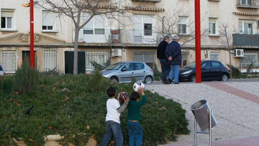 Los vecinos pedirán mediación por las molestias de una familia