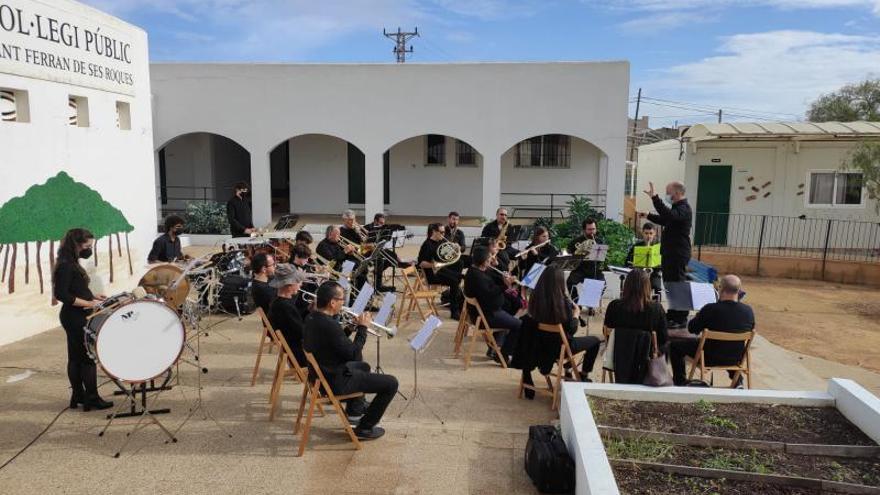 La Banda de Música de Formentera durante su actuación.