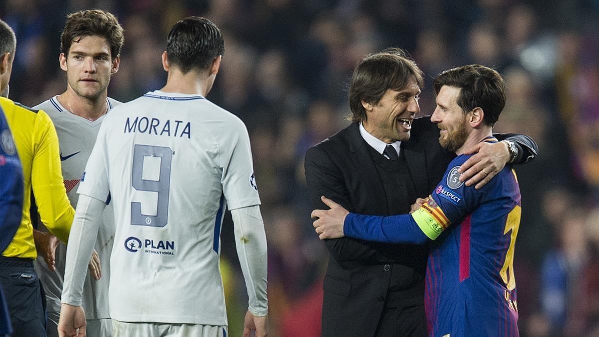 Conte abraza a Messi tras caer eliminado el Chelsea en el Camp Nou.