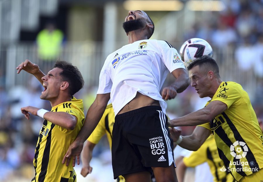 Las mejores imágenes del empate del Real Oviedo en Burgos