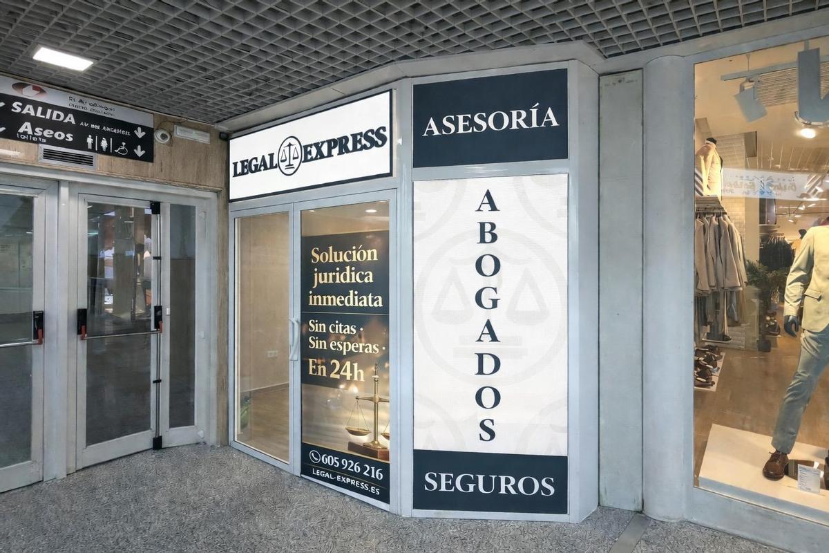 Legal Express abre su despacho de asesoramiento jurídico en el Centro Comercial El Arcángel