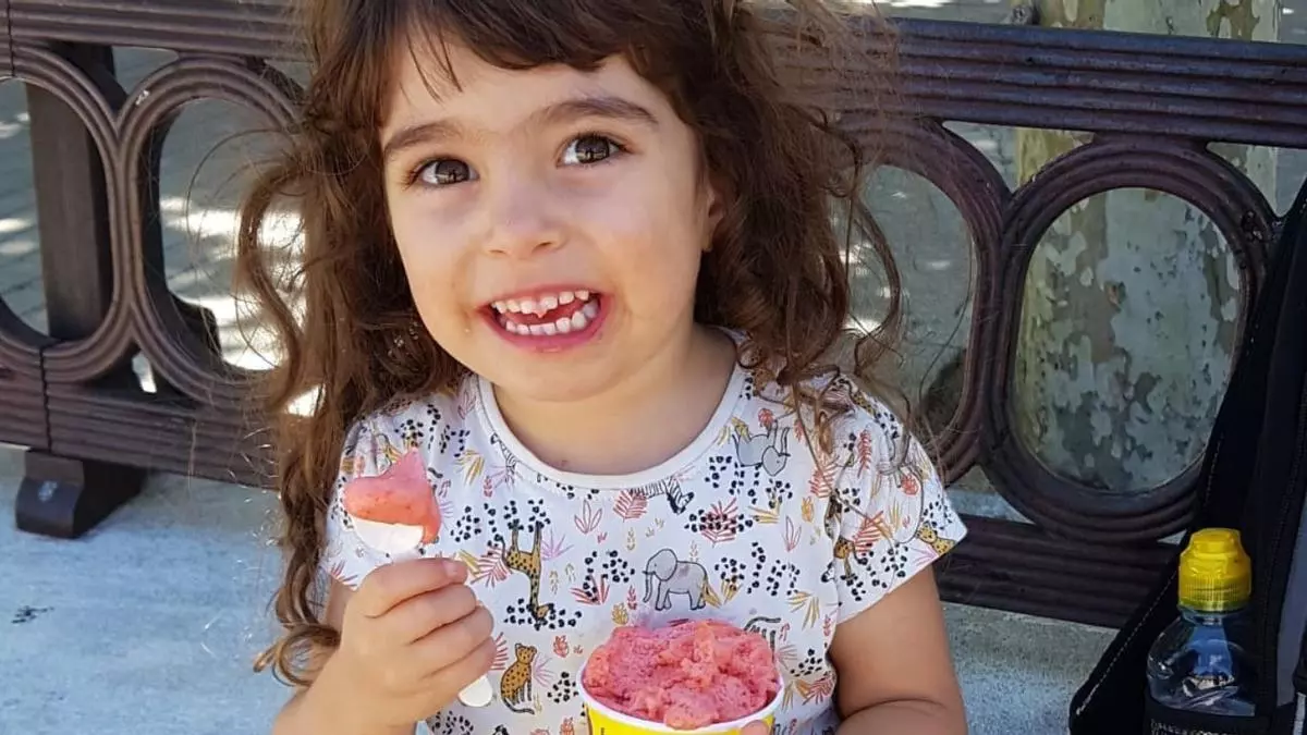 La Policía cree que Irene, la niña que desapareció en Barcelona, ya no está en España