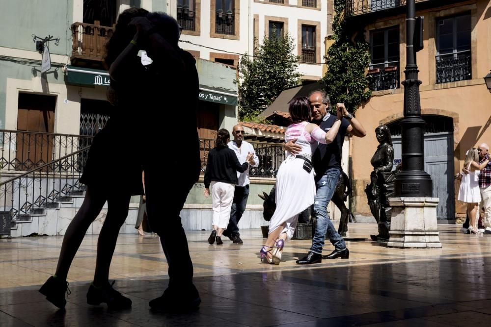Tango en la plaza de Trascorrales