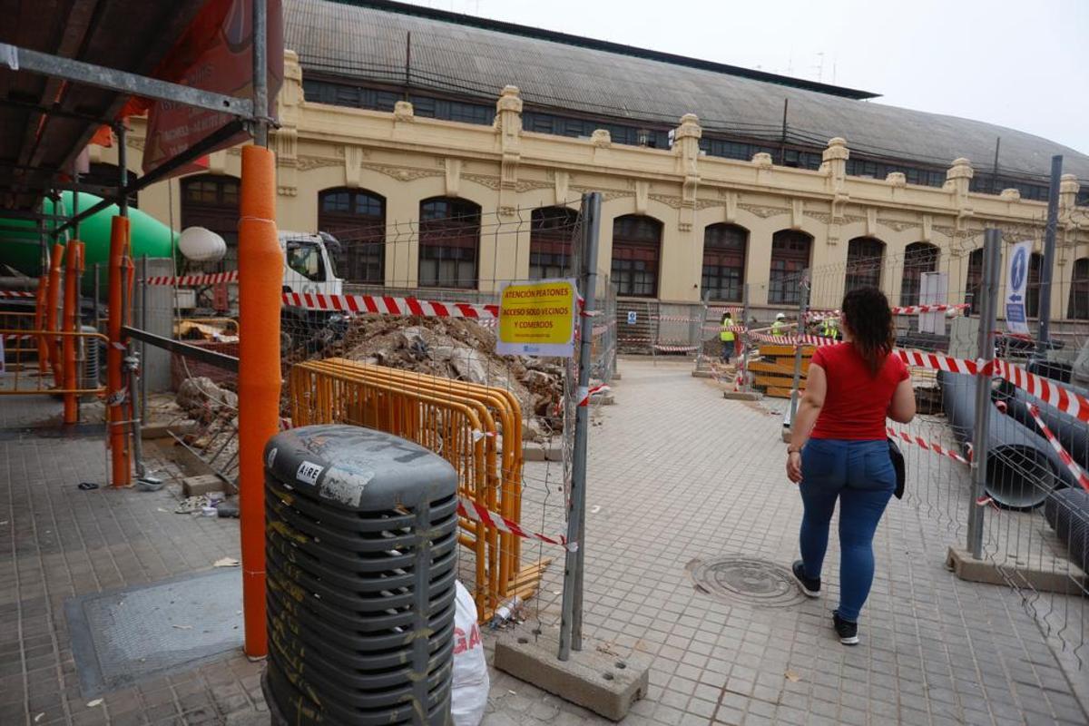Comerciantes y vecinos, en pie de guerra por el corte de la calle Alicante