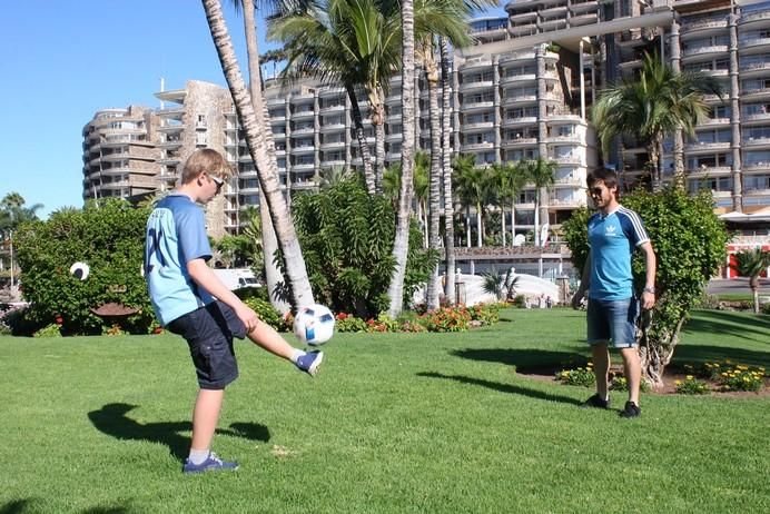 David Silva en el que sorprende con cámaras ocultas a un niño huérfano