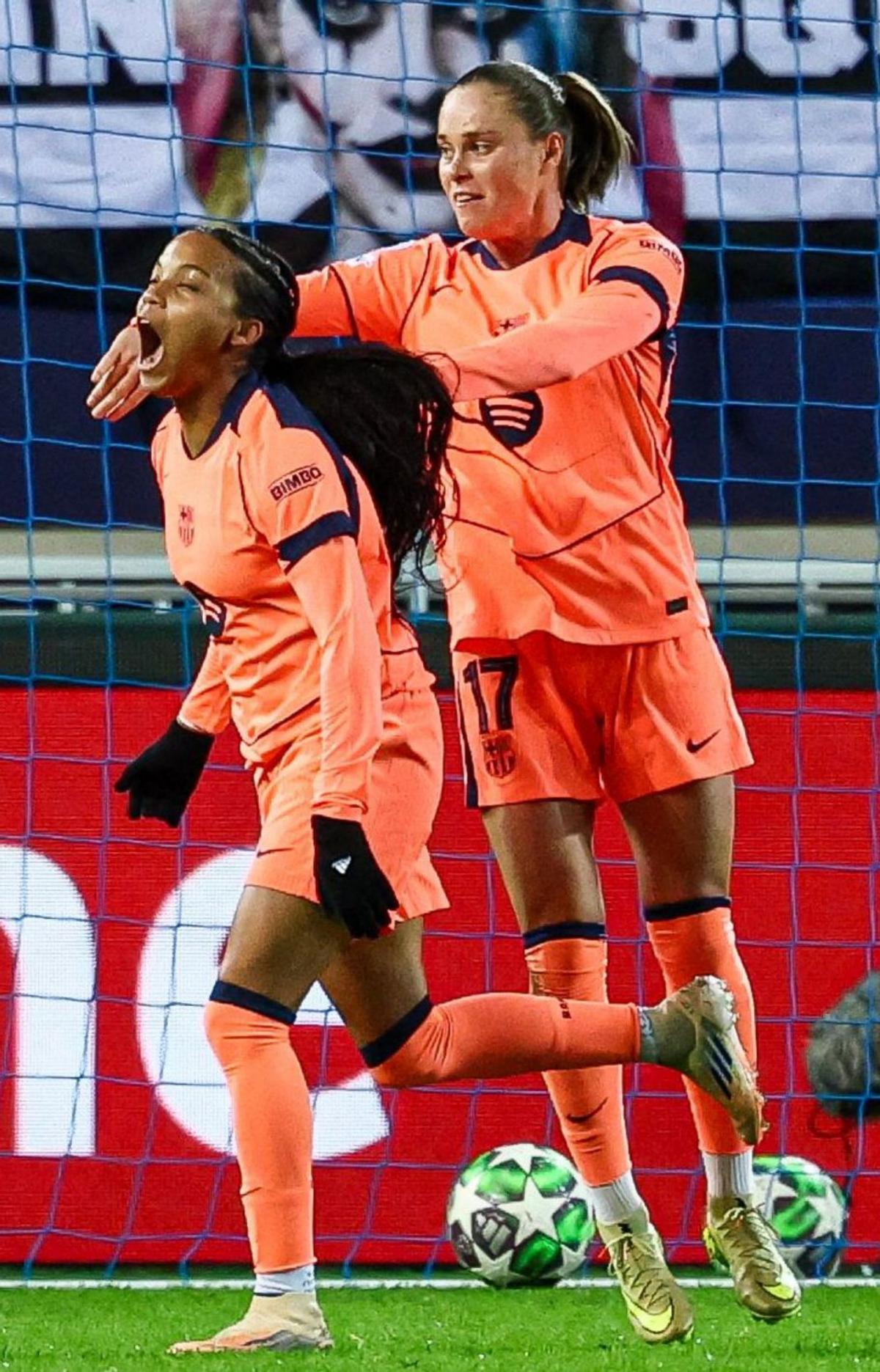 El Barça passa als quarts com a líder de la Champions