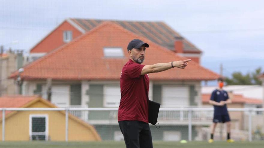 Anxo Casalderrey, entrenador del Boiro: «Hay que conseguir que el Mallorca venga a jugar un partido, no a pasar el rato»