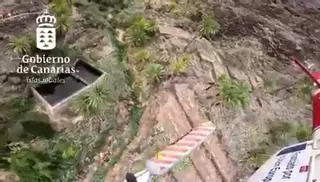El helicóptero del GES rescata a una senderista tras una caída en La Gomera