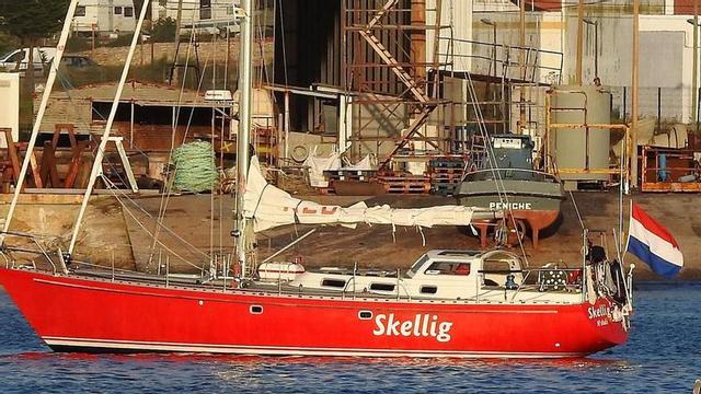 El velero dañado por las orcas "Skellig"