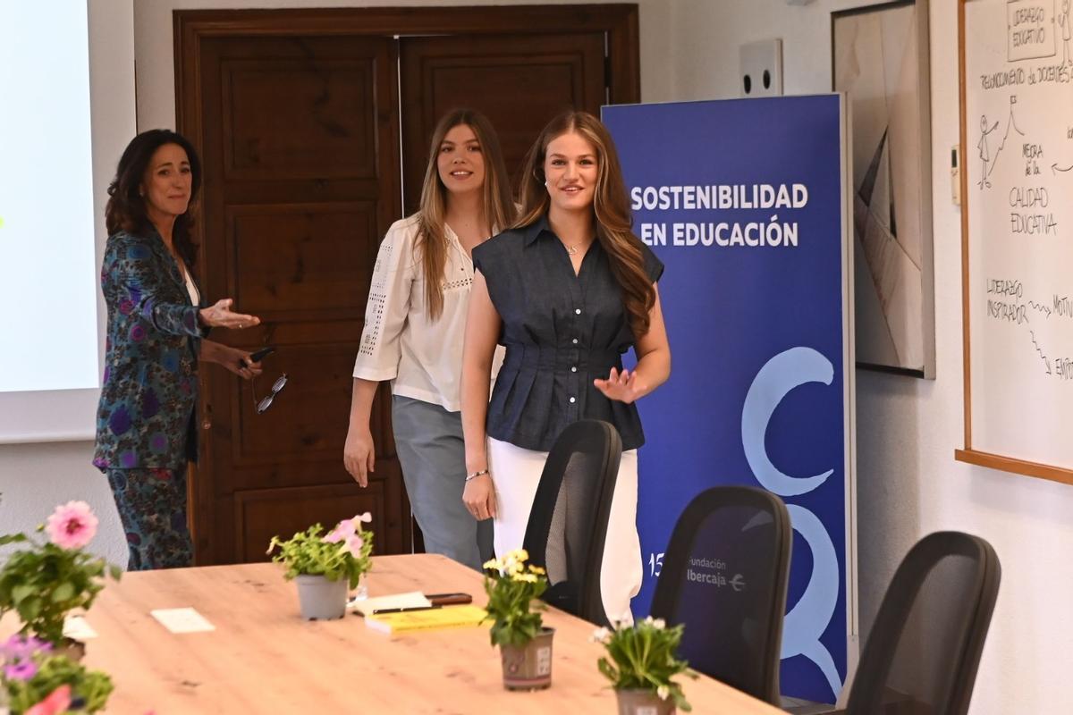 La princesa Leonor ha acompañado a la infanta Sofía ya en los actos privados de esta mañana.