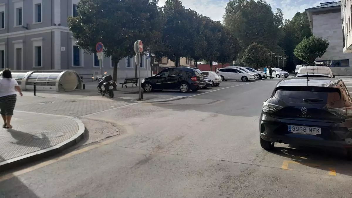 Laviana impulsa un plan para mejorar seis calles de la Pola y Barredos: se renovará el firme y se repintarán las marcas viales
