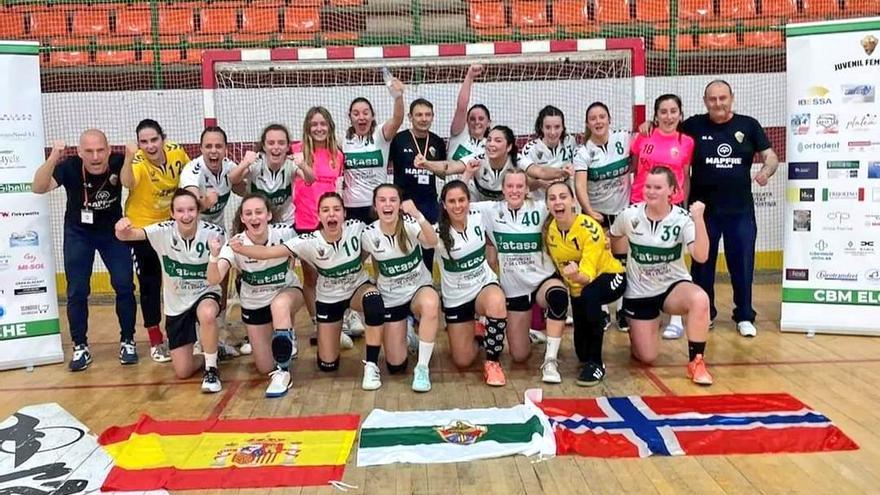 Las juveniles del Elche, durante su participación en la fase final de su categoría, disputada en Mislata