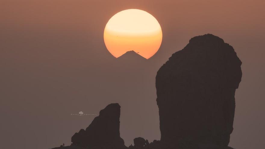 El Roque Nublo con El Teide al fondo