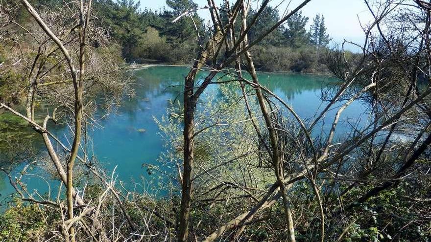 Vista de la balsa minera &#039;Reconquista&#039; en el monte Neme. / l. o.