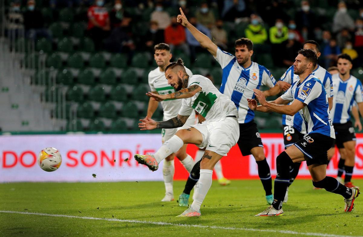 Una imagen del Elche - Espanyol.