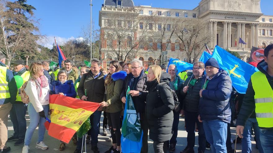 Tractores y ganaderos en Madrid, varios asturianos, para presionar ante la cumbre en Bruselas