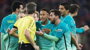 dtorras36774308 bilbao  spain   january 05   neymar and lionel messi of fc b170106000623