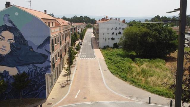 Vista aérea de la calle República Arxentina tras su renovación. | D.P.