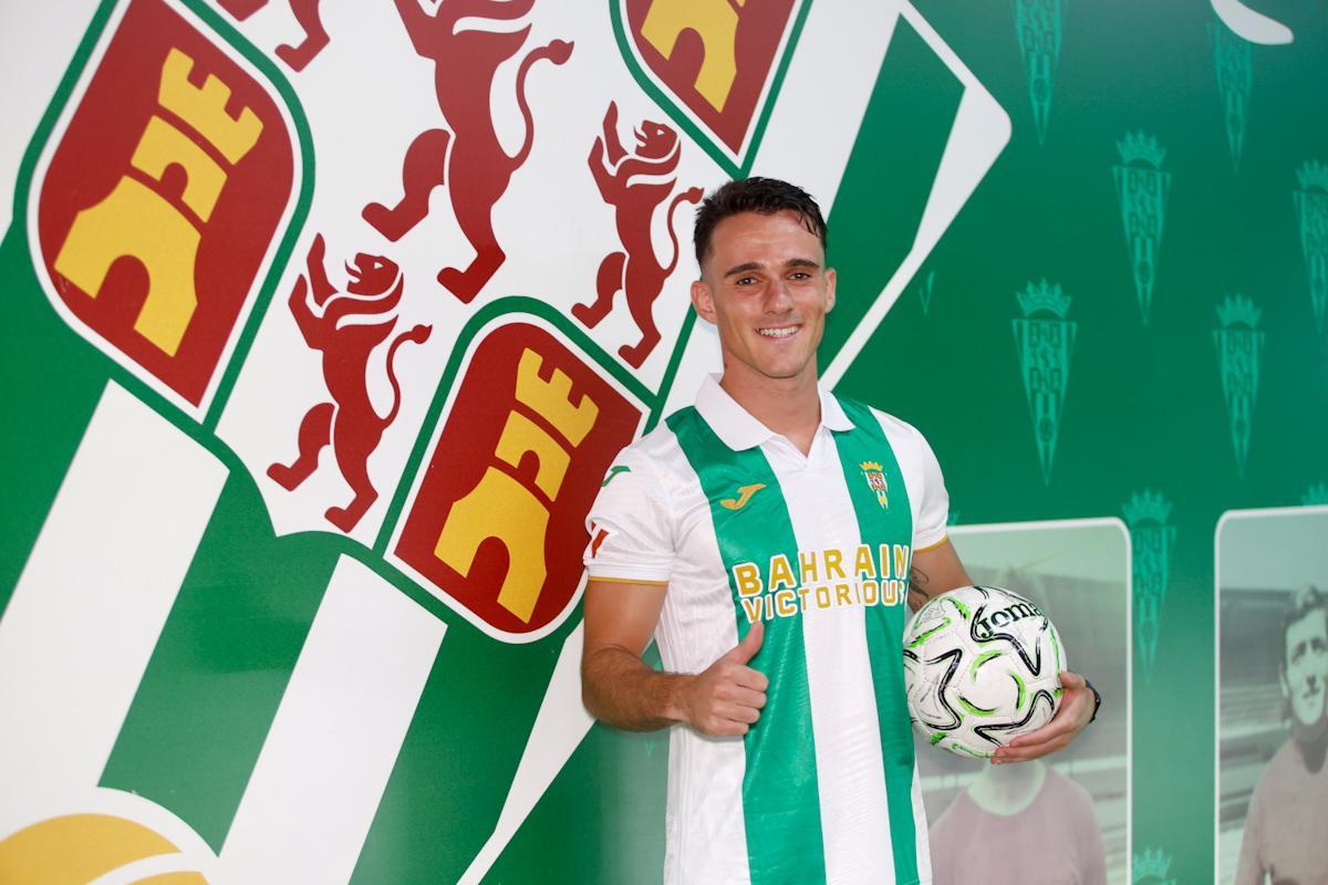 La presentación del jugador del Córdoba CF Diego Bri, en imágenes