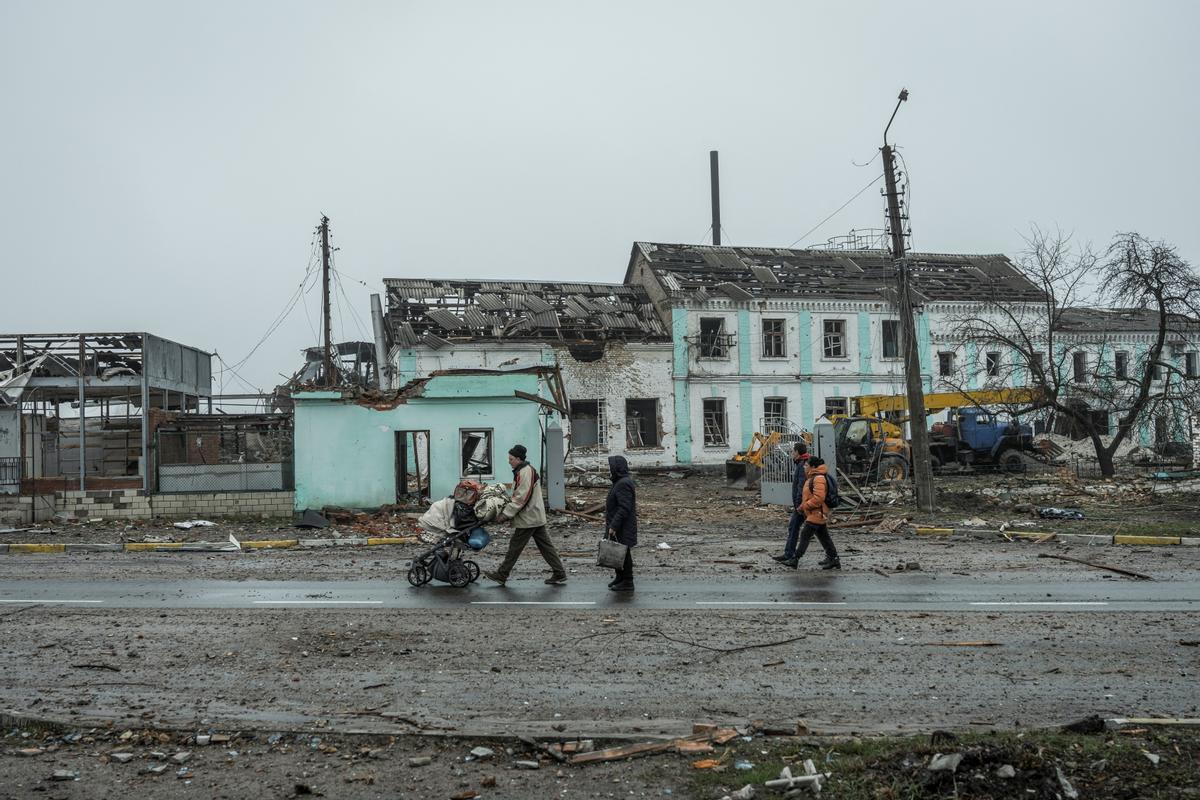 Imágenes de la ciudad de Makariv, destrozada por las bombas rusas