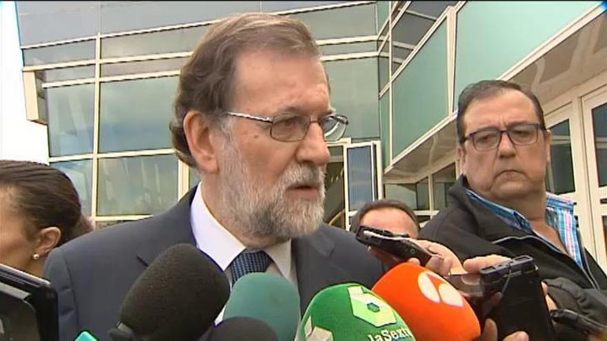 Rajoy pide a los alcaldes que &quot;vuelvan a la legalidad&quot;