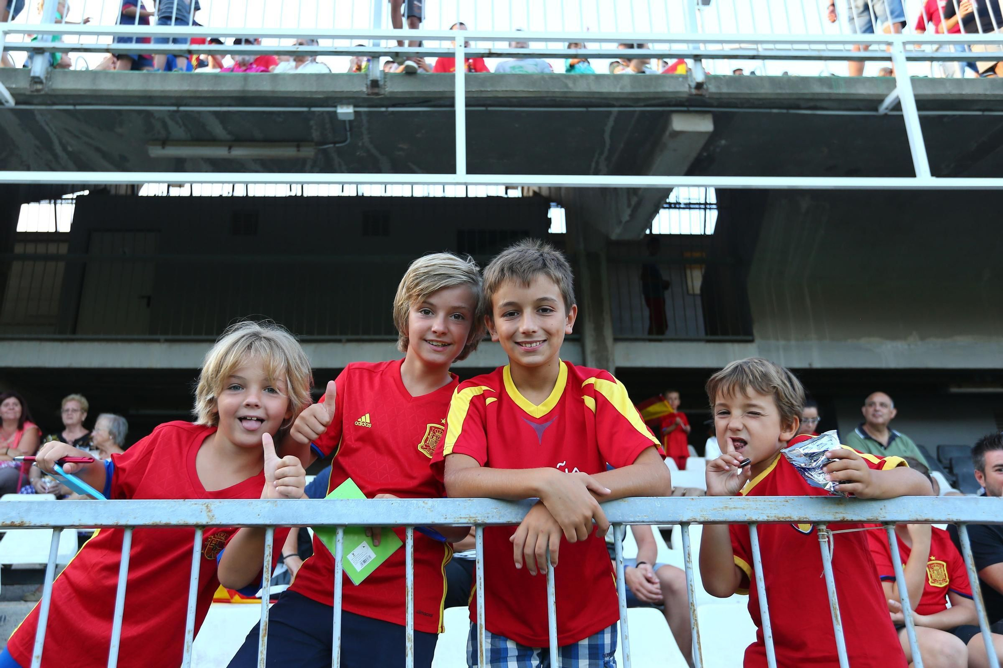 Galería | Búscate en las últimas visitas de la selección española al SkyFi Castalia