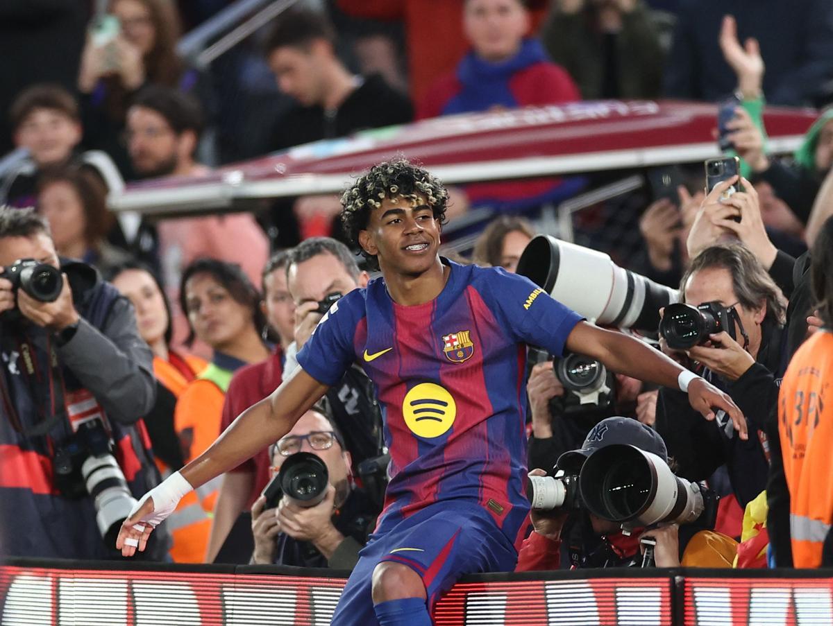 Lamine Yamal celebra su gol al Espanyol.
