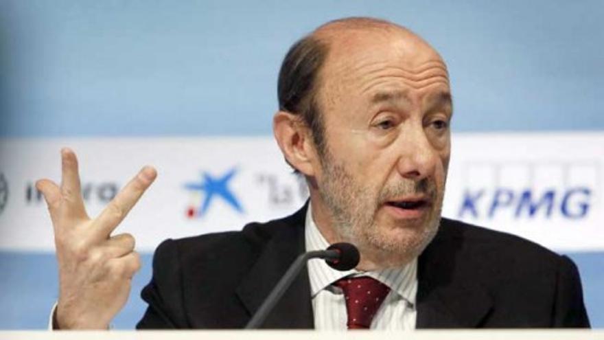 Rubalcaba: "No queremos volver a la España de 'Cuéntame'"