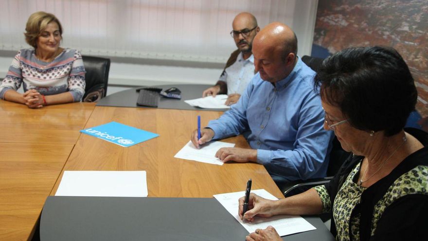 The mayor of Granadilla de Abona opens the process with Unicef ​​to become a Child Friendly City