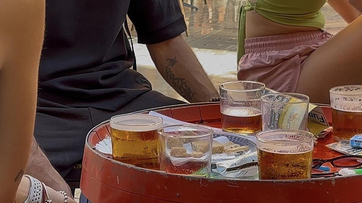 El alcohol en verano: Más consumo, más riesgos y menos percepción del peligro