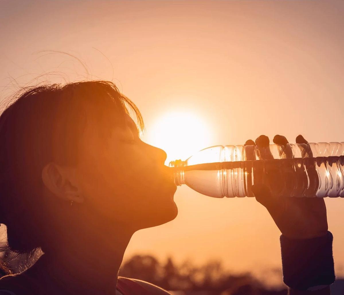 Recomanacions per combatre l’onada de calor: 10 consells del Ministeri de Sanitat Recomanacions per combatre l’onada de calor: 10 consells del Ministeri de Sanitat