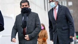 Sànchez seguirà endavant amb la seva querella contra Casado després que el plantés al jutjat