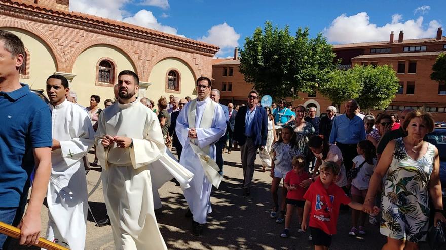 Villalpando celebra su tradicional procesión por San Roque