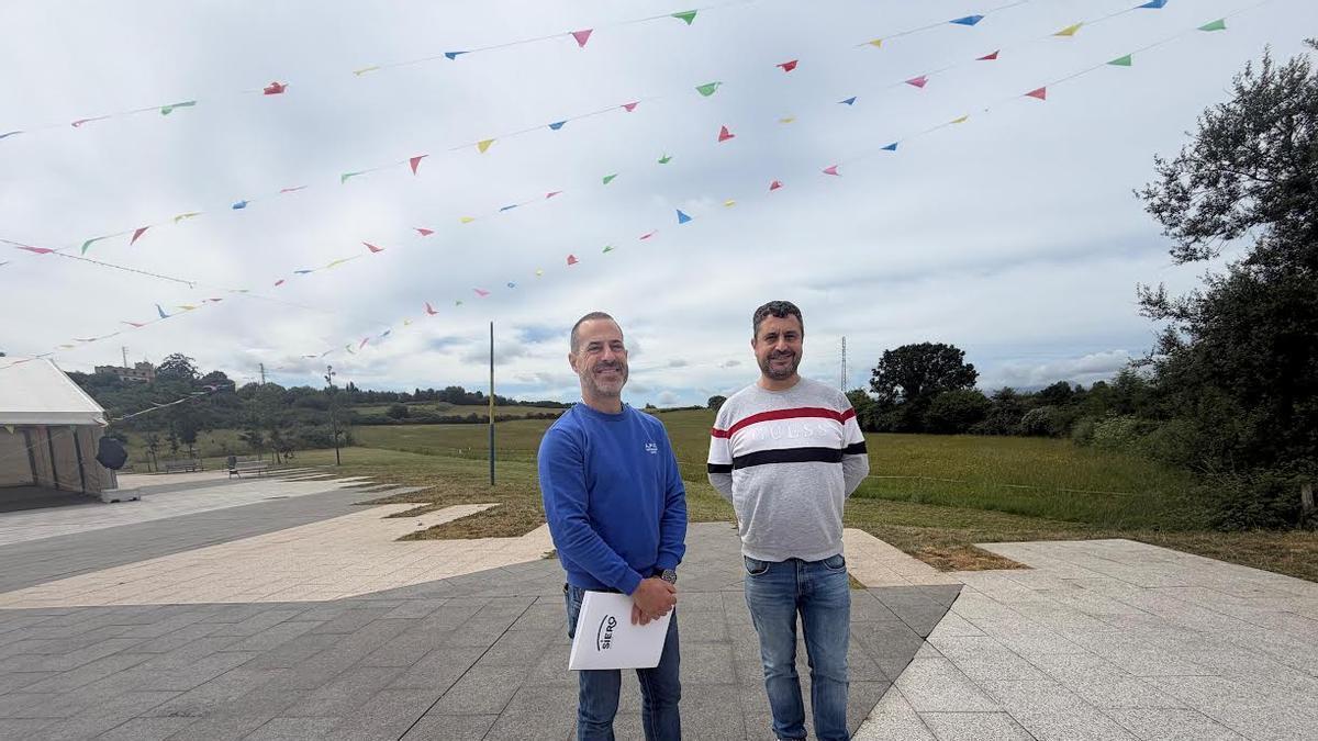 Por la izquierda, Ángel García y el teniente de alcalde, Javier Rodríguez.