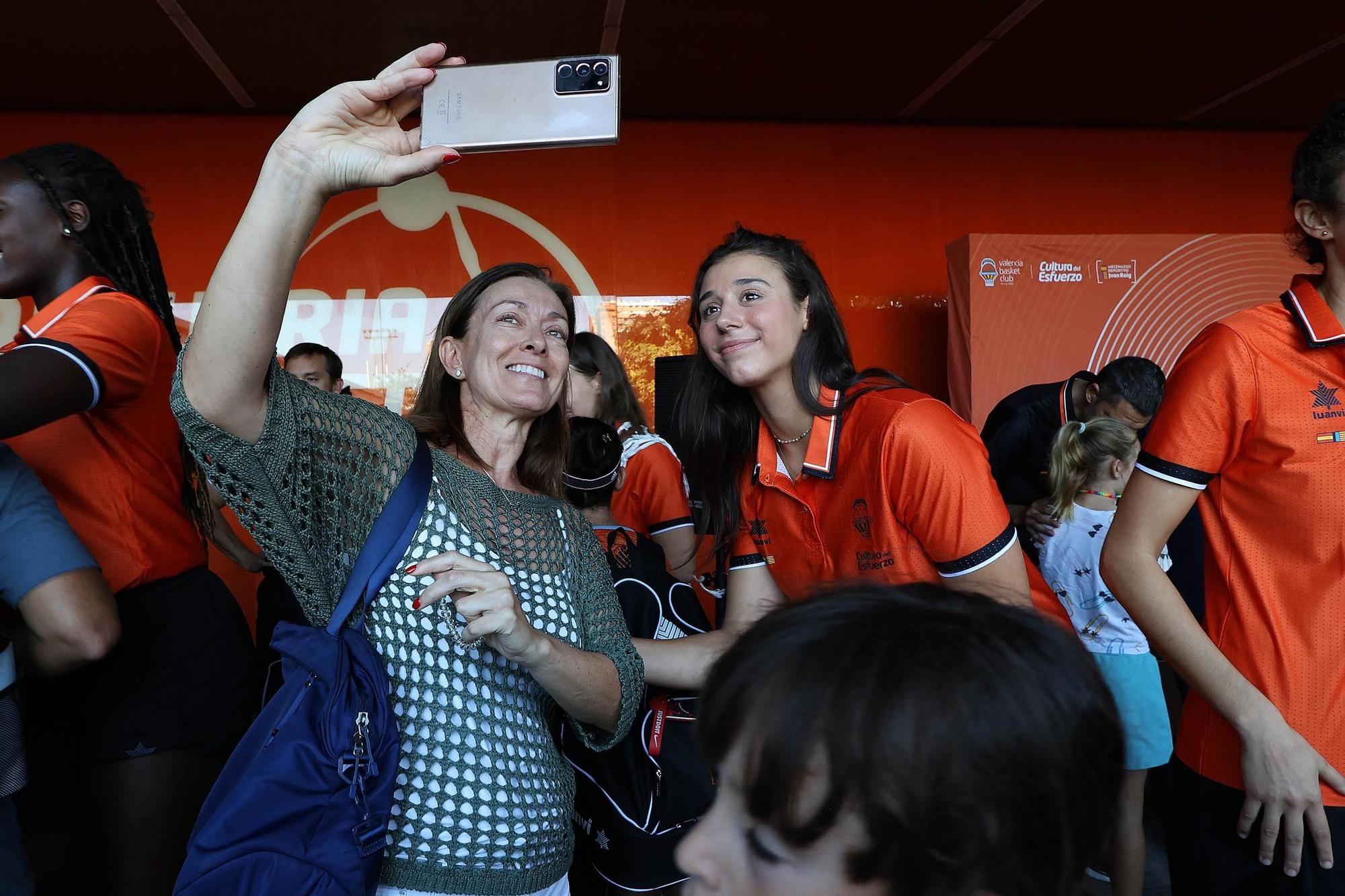 Las Supercampeonas celebran el título en Valencia