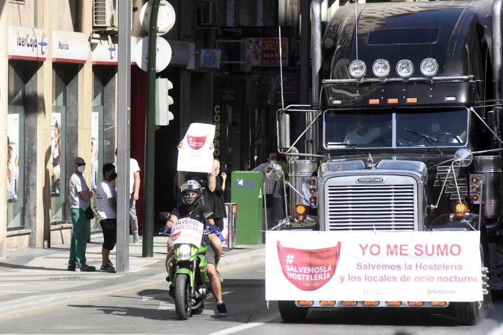 Los hoteleros toman Murcia para protestar contra las medidas del Gobierno regional