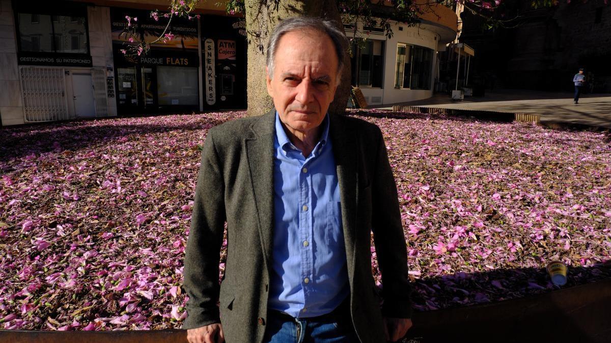 El escritor Antonio Soler, fotografiado en Málaga.