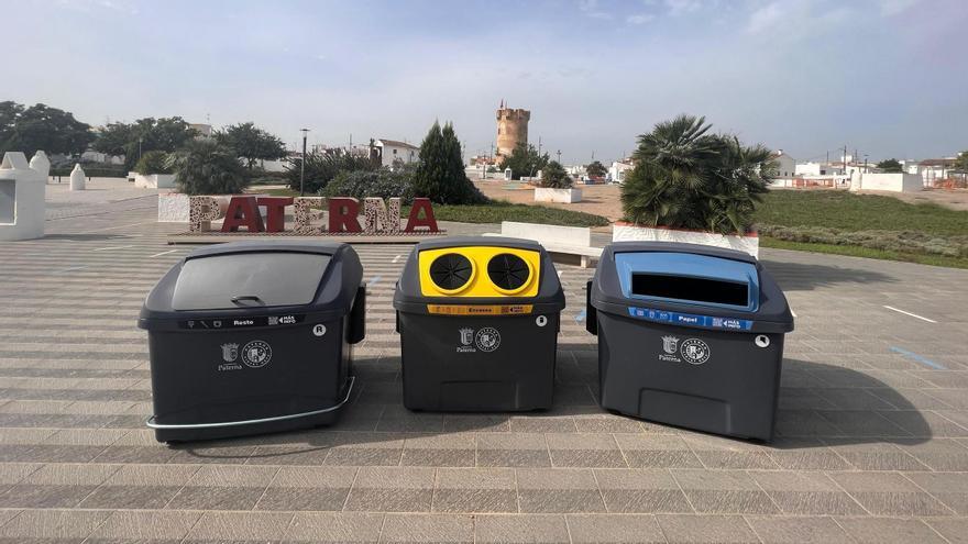 Paterna refuerza el servicio de recogida con 20 nuevos contenedores azules, alcanzando los 180 repartidos por todo el término municipal.