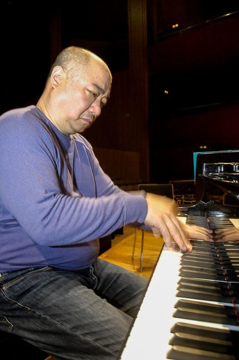 DIRECTOR Y PIANISTA XU ZHONG